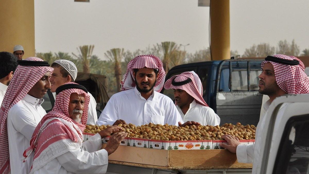 محلات تمور في مكة — معروضات مختارة من التمور الفاخرة